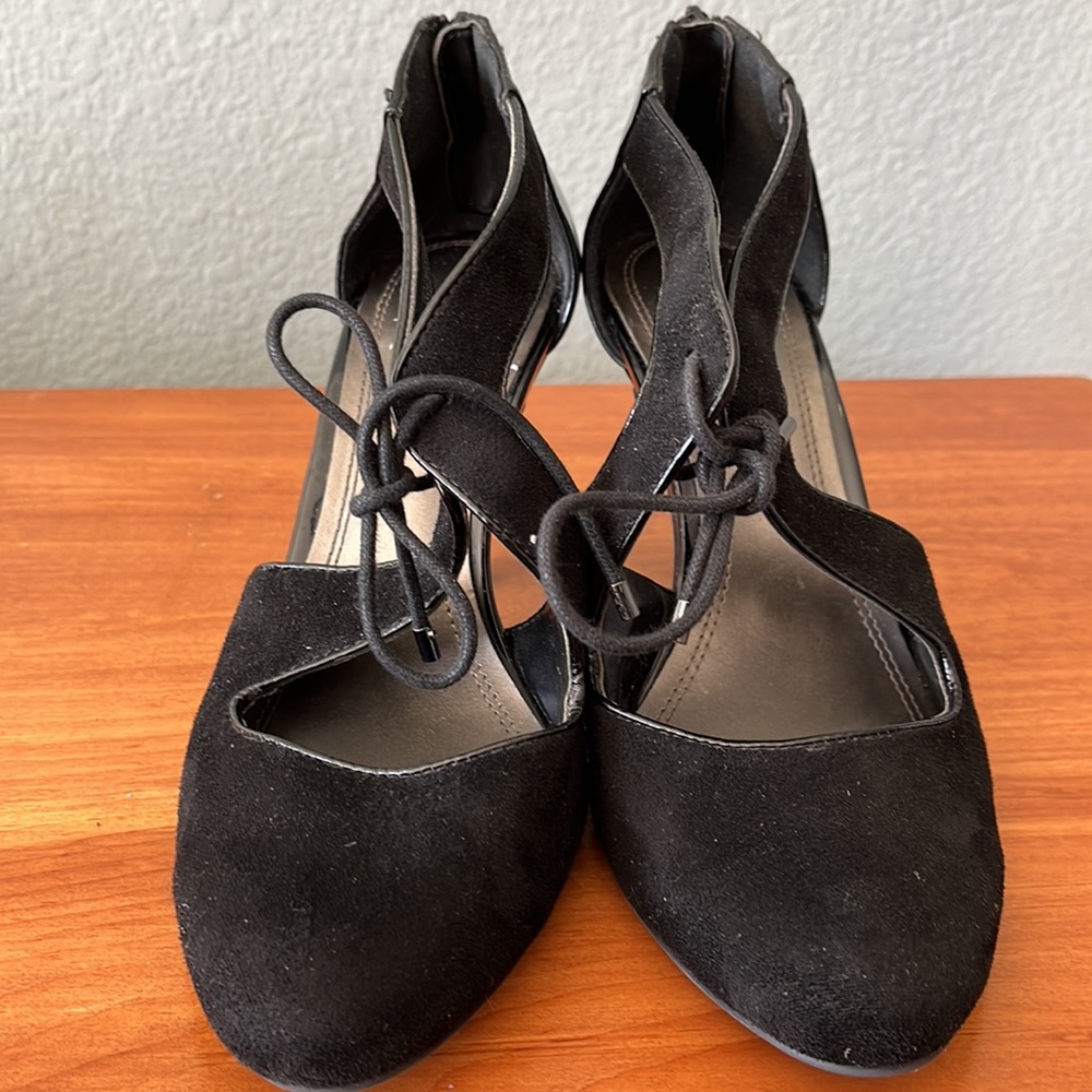 IMPO black faux suede 3 inch high shoes, size 7.5 women’s. Patent leathe… - Picture 7 of 9